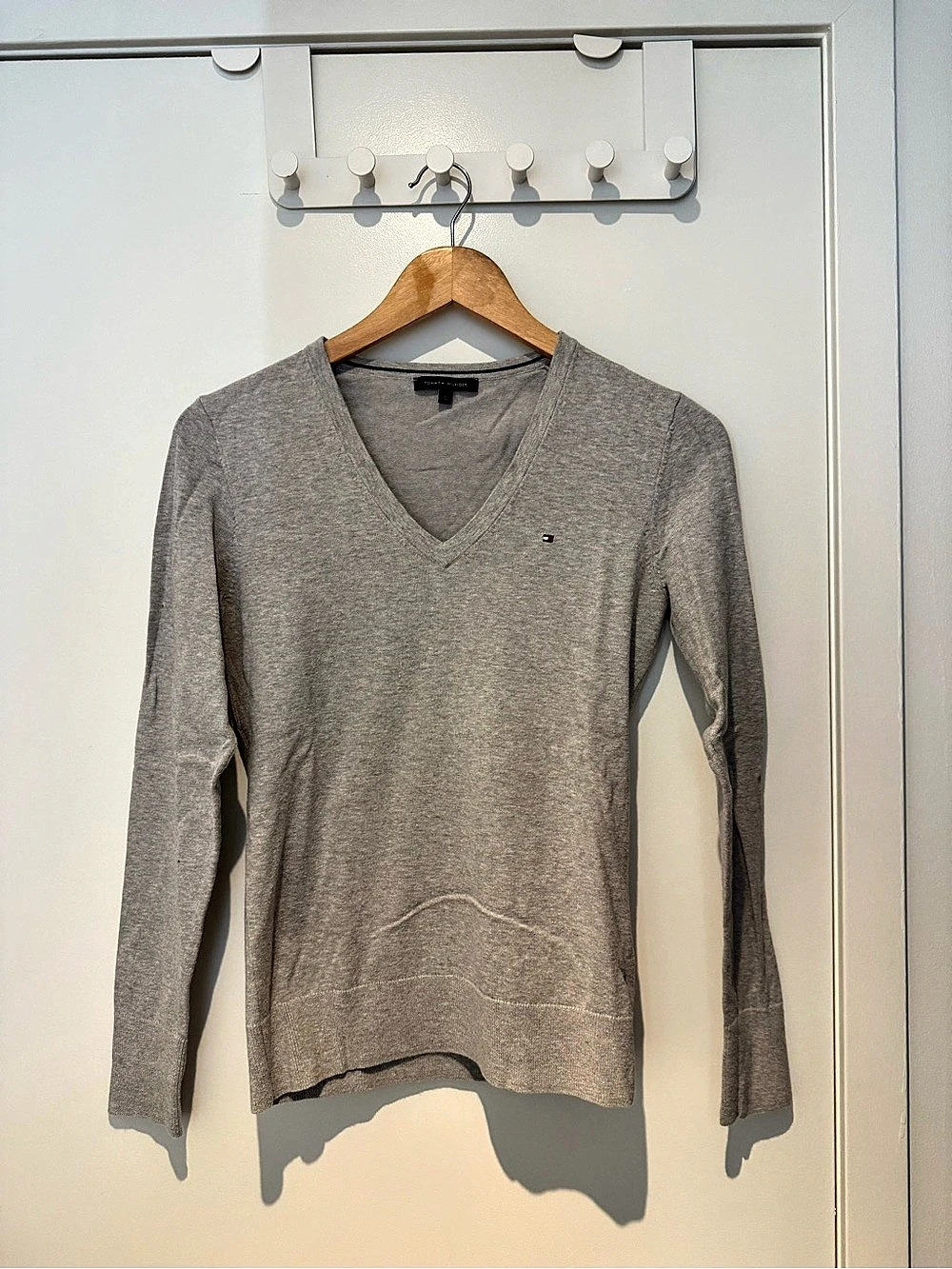 Tommy Hilfiger Pima Cotton Blend V-Neck Sweater Gray Small
